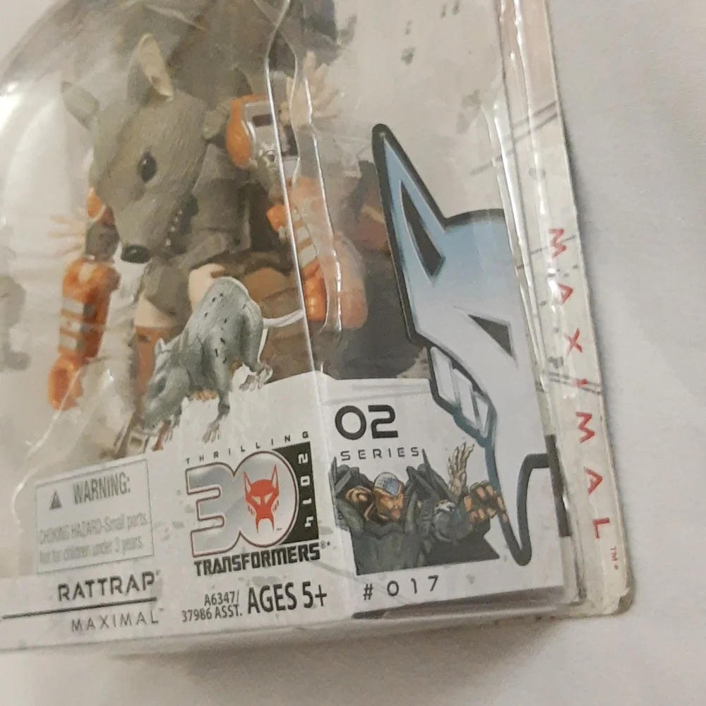 Transformers Generations Thrilling 30 Deluxe Class RATTRAP MAXIMAL 2014 SEALED